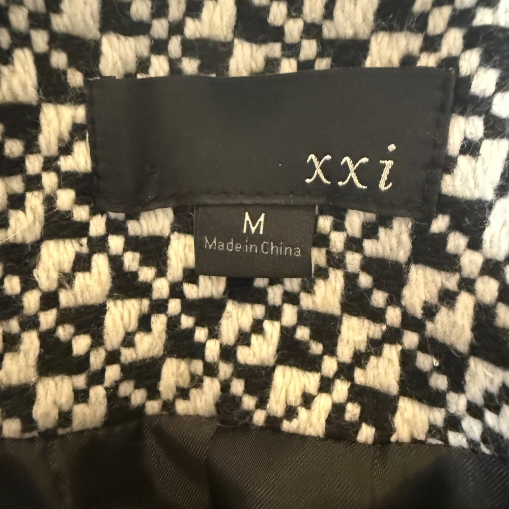 Forever 21 Black and White Patterned Blazer​ - Picture 5 of 6